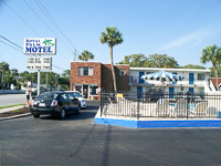 Fun things to do in Savannah : Royal Palm Motel in Tybee Island GA. 